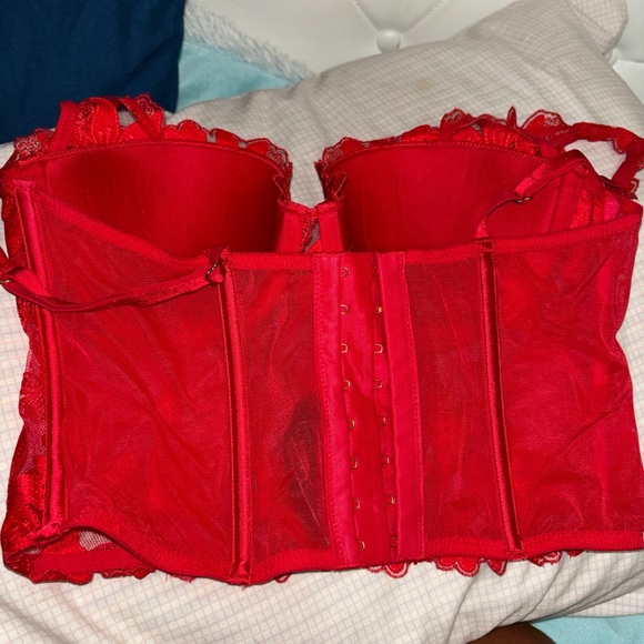 red lace  bra - Picture 2 of 3